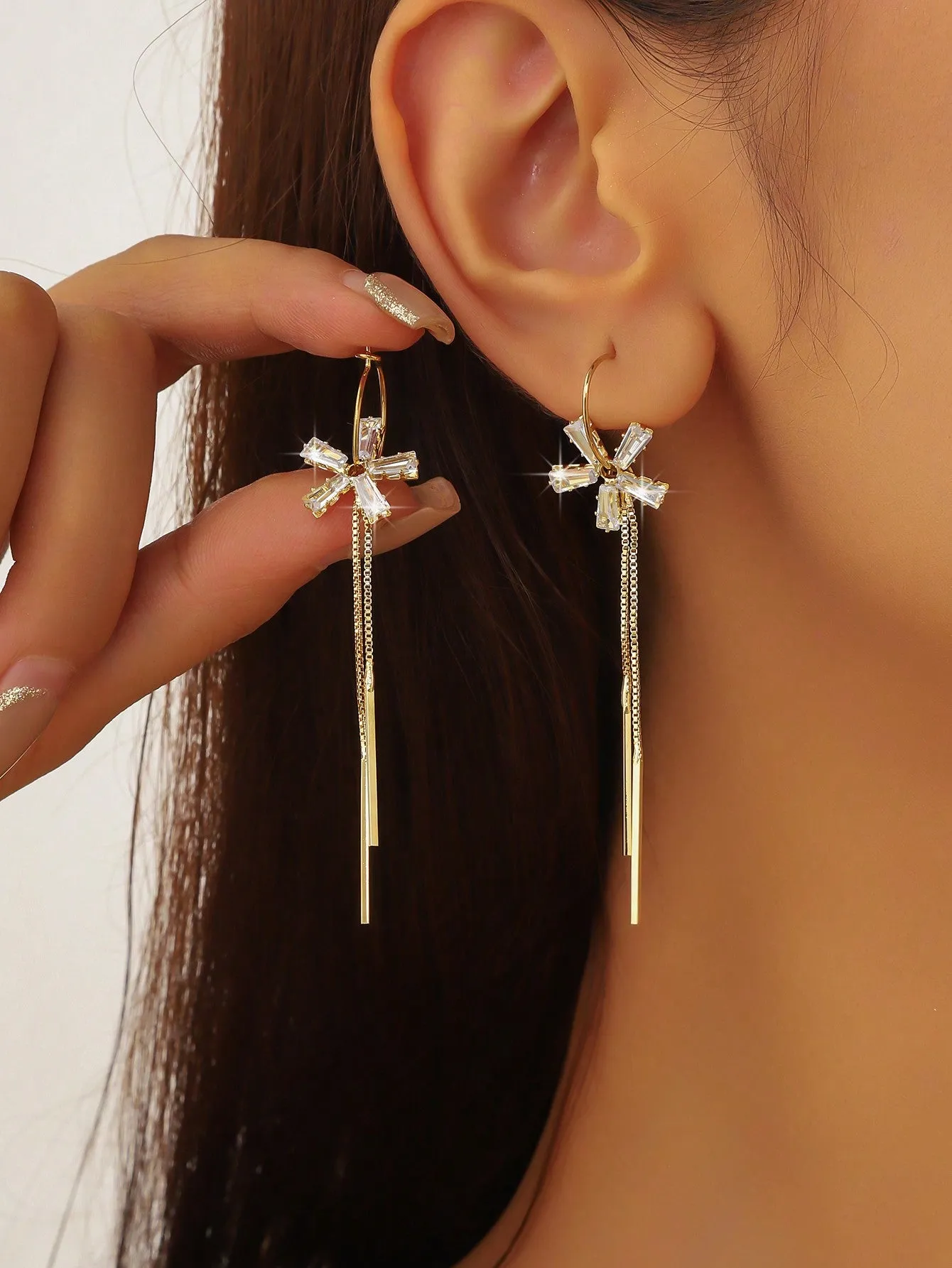 1 Pair European & American Style Diamond Flower Tassel Delicate Elegant Lady Earrings, Suitable For Everyday Wear,Gatherings, Valentine's Day, Dating, Music Festivals, And Decorative Gift