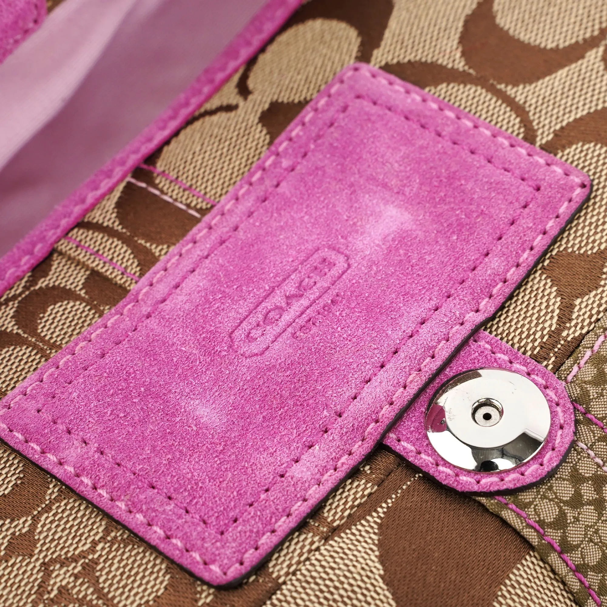 3689 Beige Pink Signature C Soho Shoulder Bag