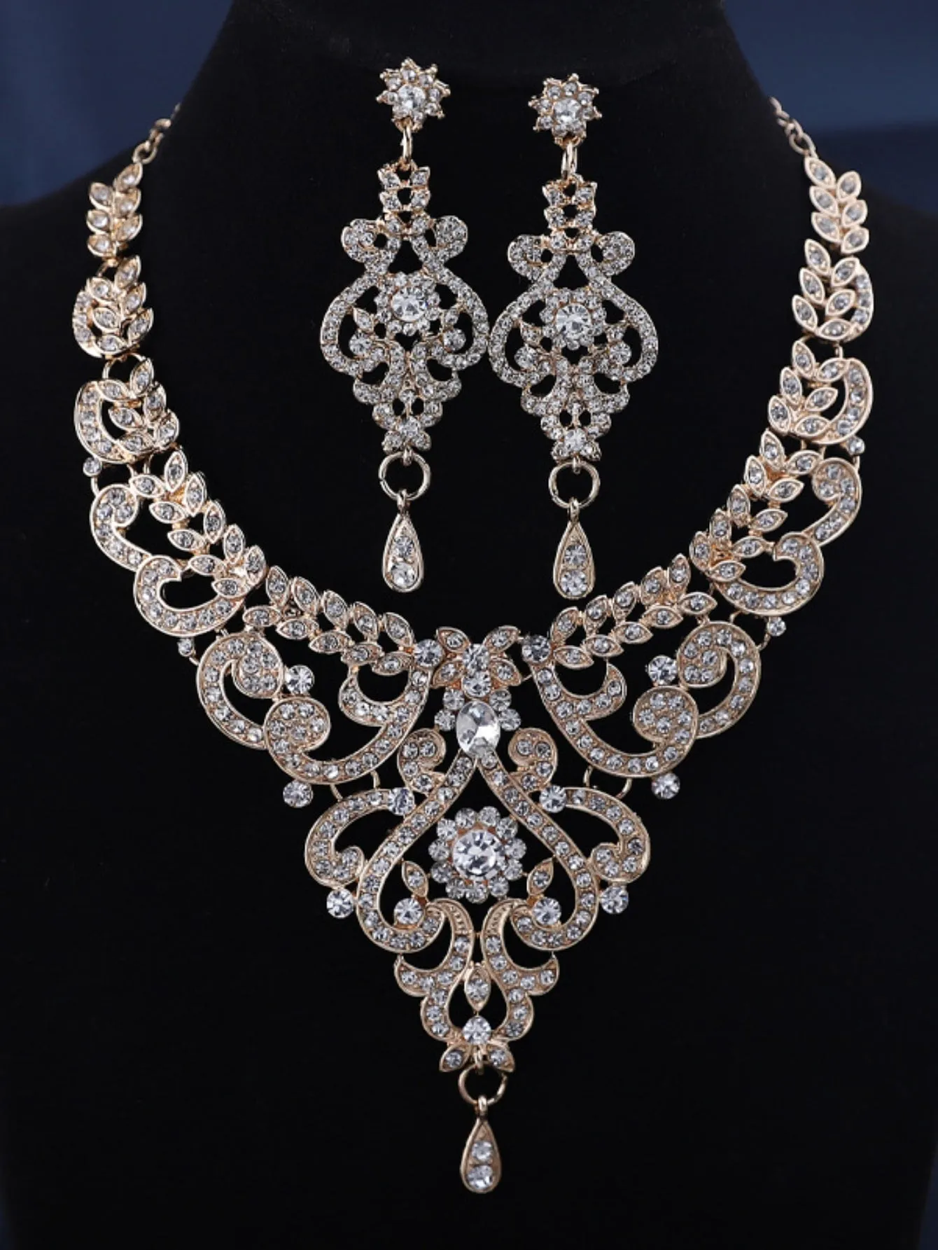 3pcs/set Lady's Teardrop Pendant Earrings And Necklace Set