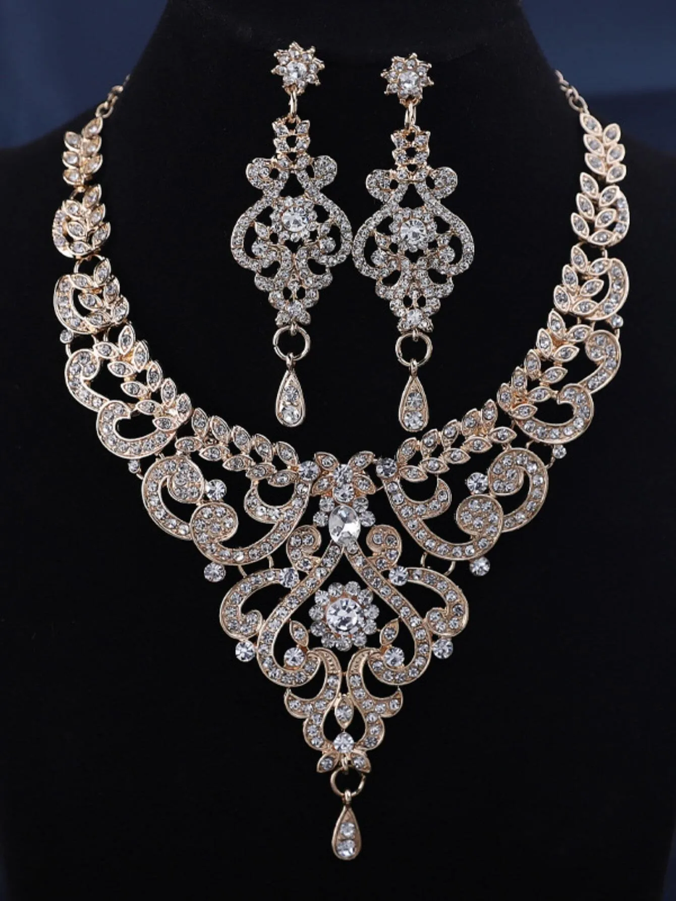 3pcs/set Lady's Teardrop Pendant Earrings And Necklace Set