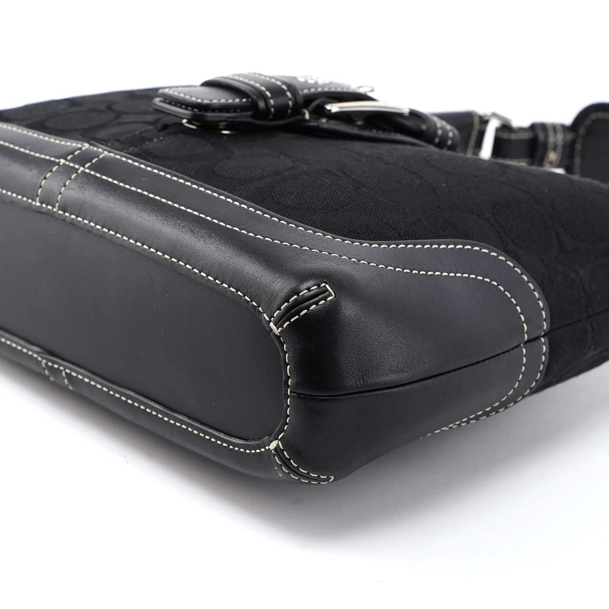 6823 Black Signature C Soho Shoulder Bag