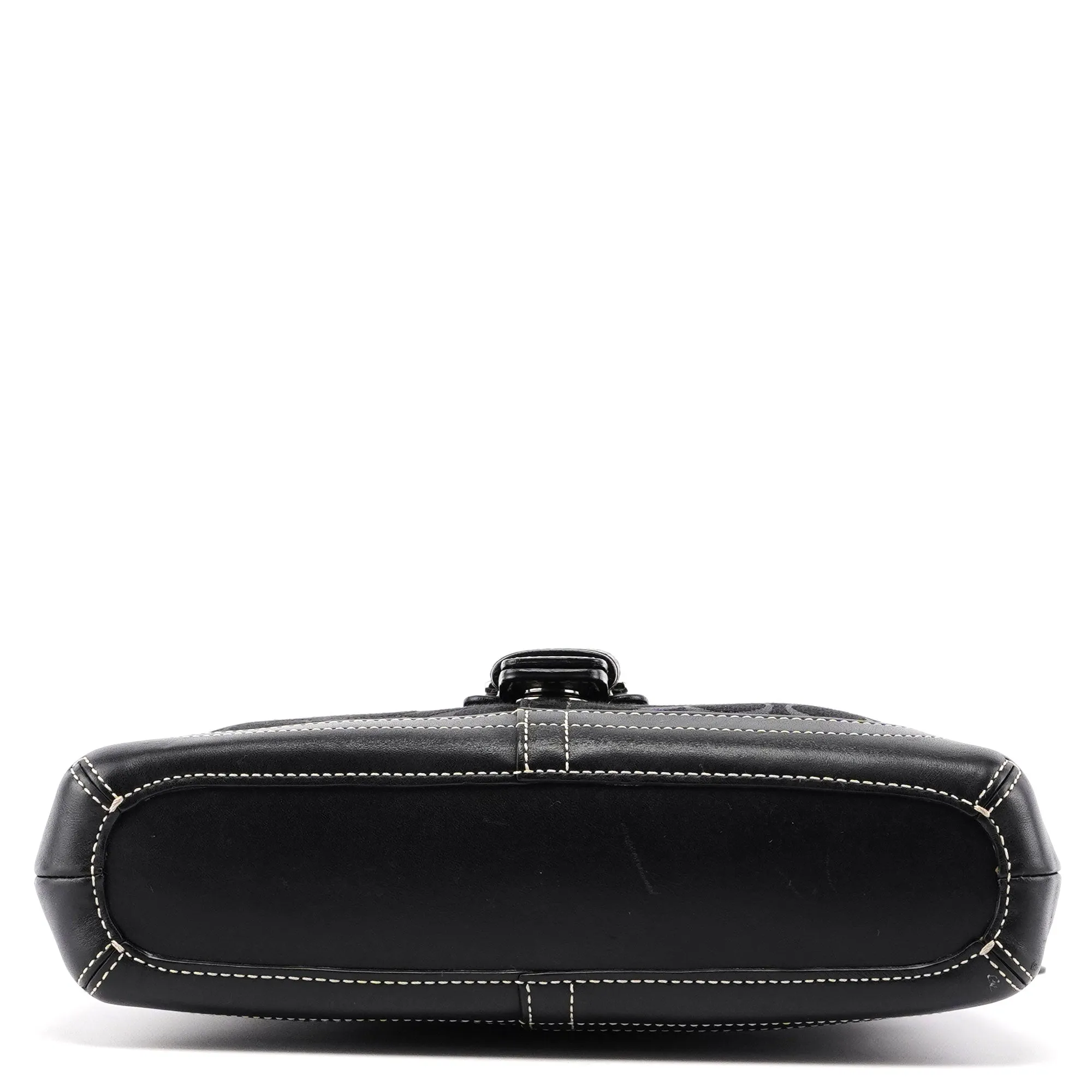 6823 Black Signature C Soho Shoulder Bag