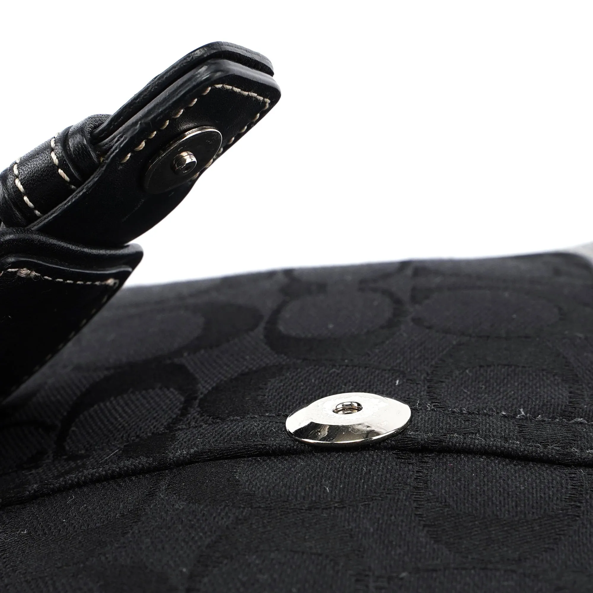 6823 Black Signature C Soho Shoulder Bag