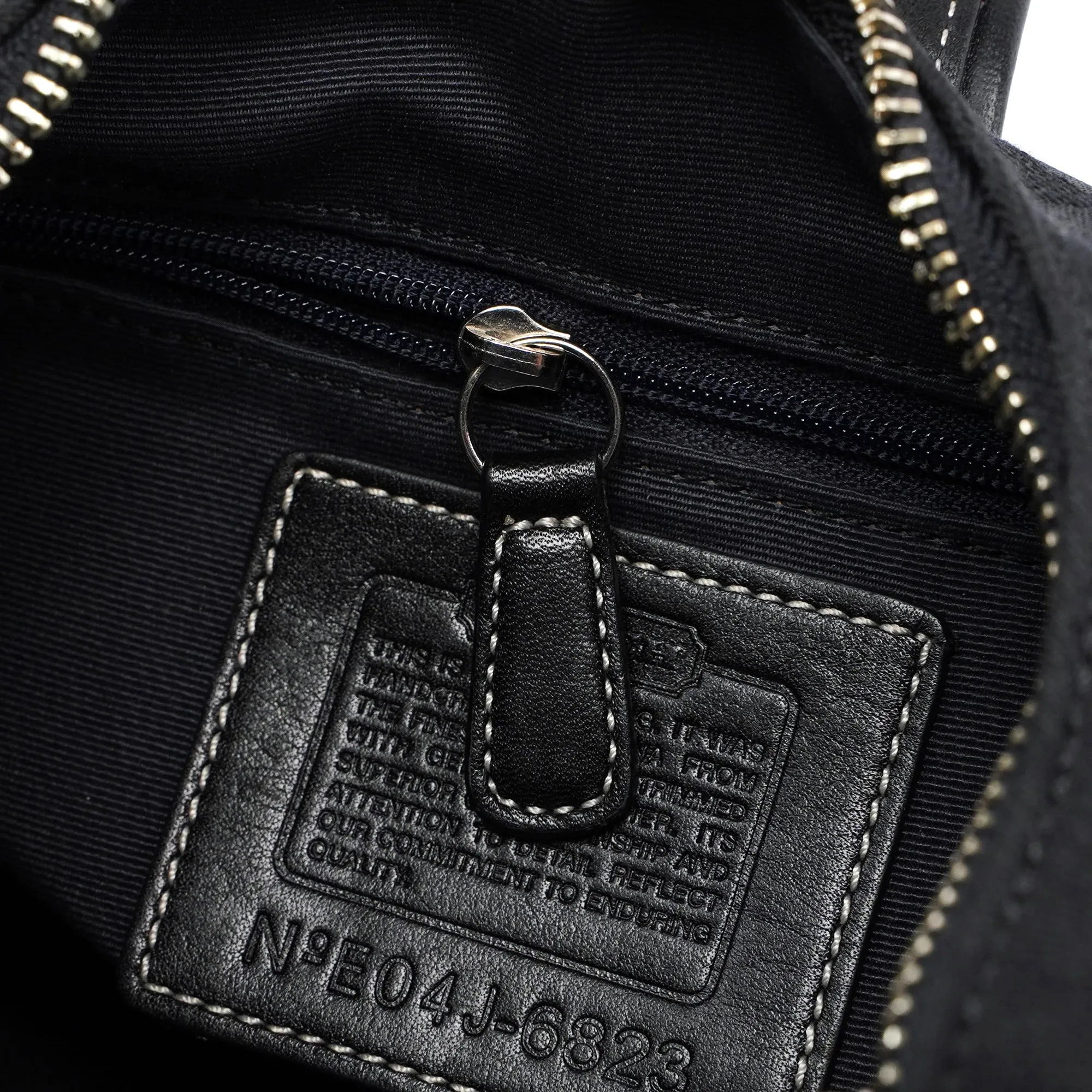 6823 Black Signature C Soho Shoulder Bag