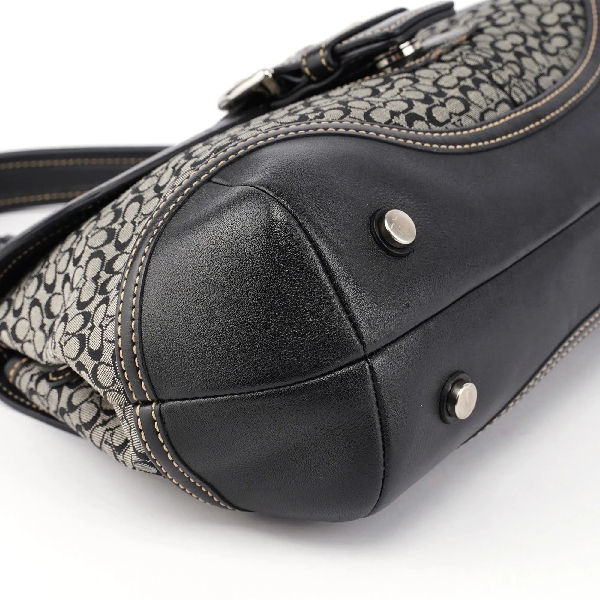 7078 Grey Signature C Soho Top Handle Bag