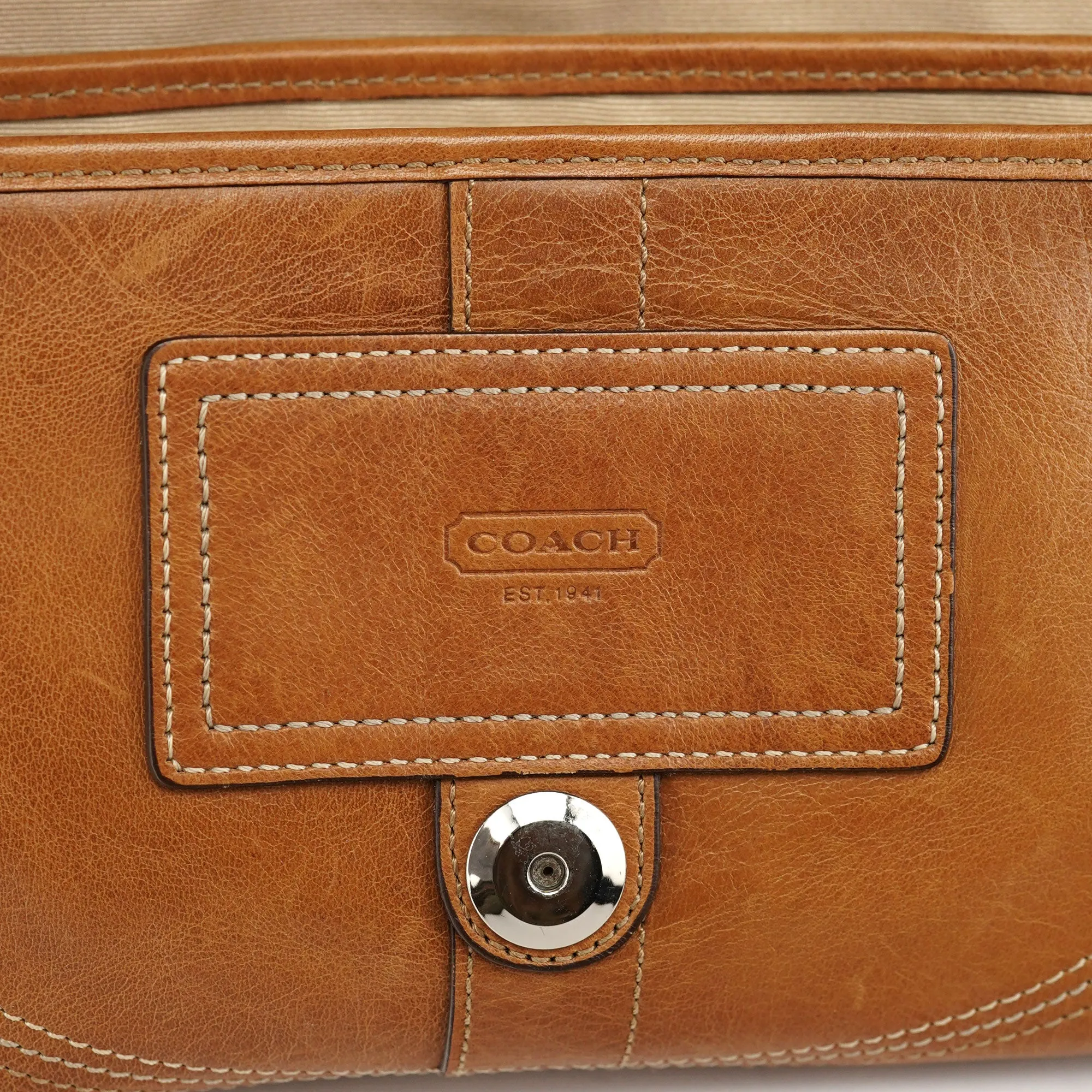 8A05 Brown Leather Soho Shoulder Bag