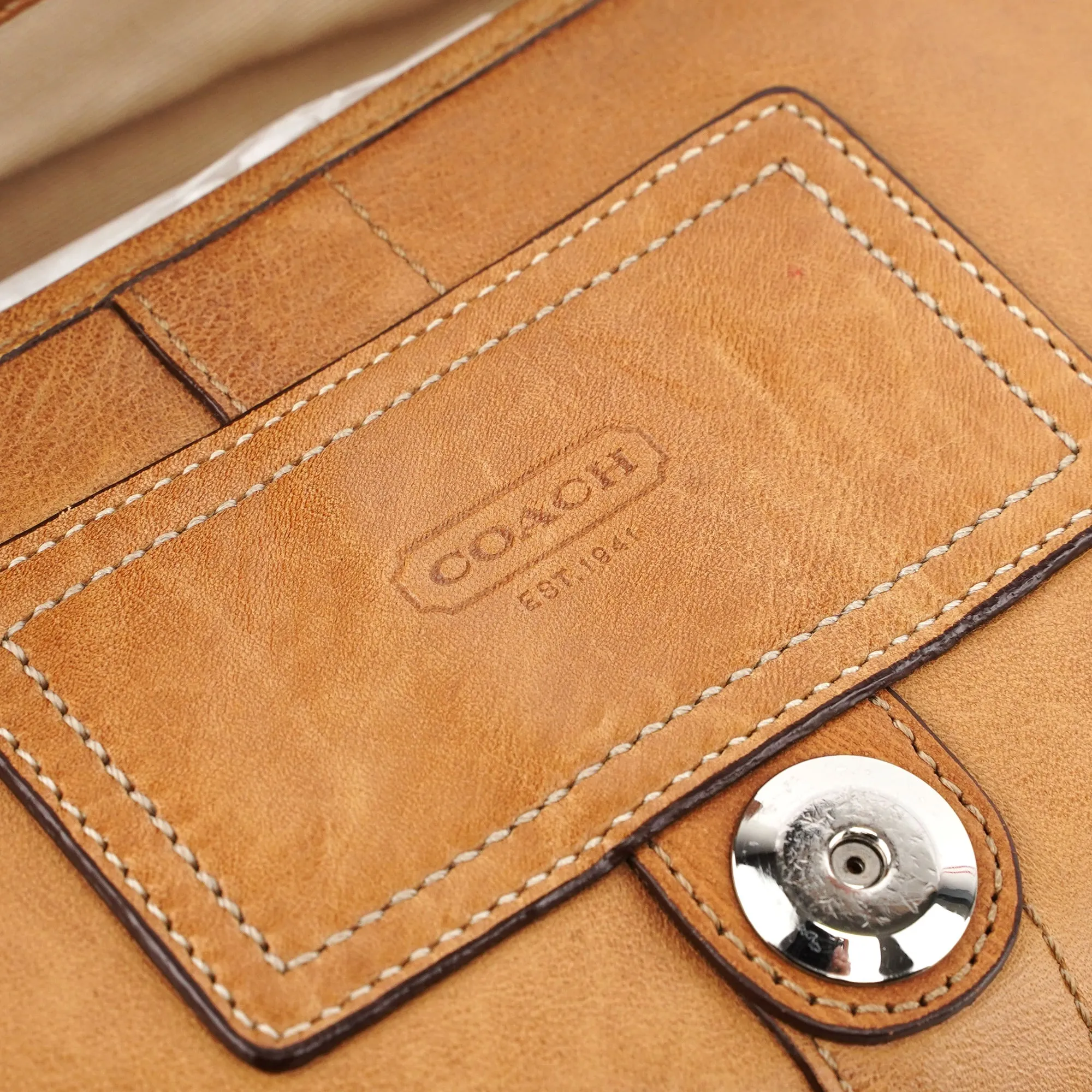 8A05 Camel Leather Soho Shoulder Bag