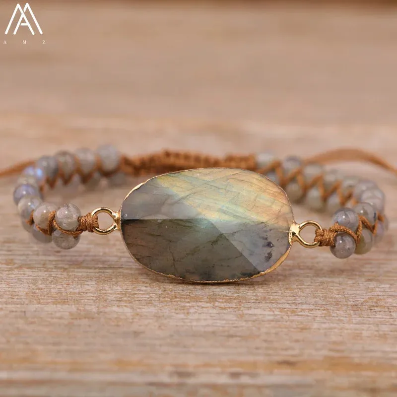 BRACELET À BRELOQUES EN PIERRE DE LUNE TISSÉES