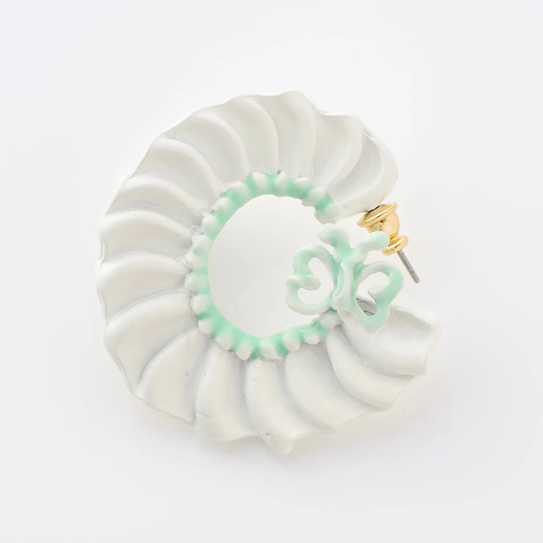 Butterfly Cream Hoop Pierced Earrings (Pair)【Japan Jewelry】