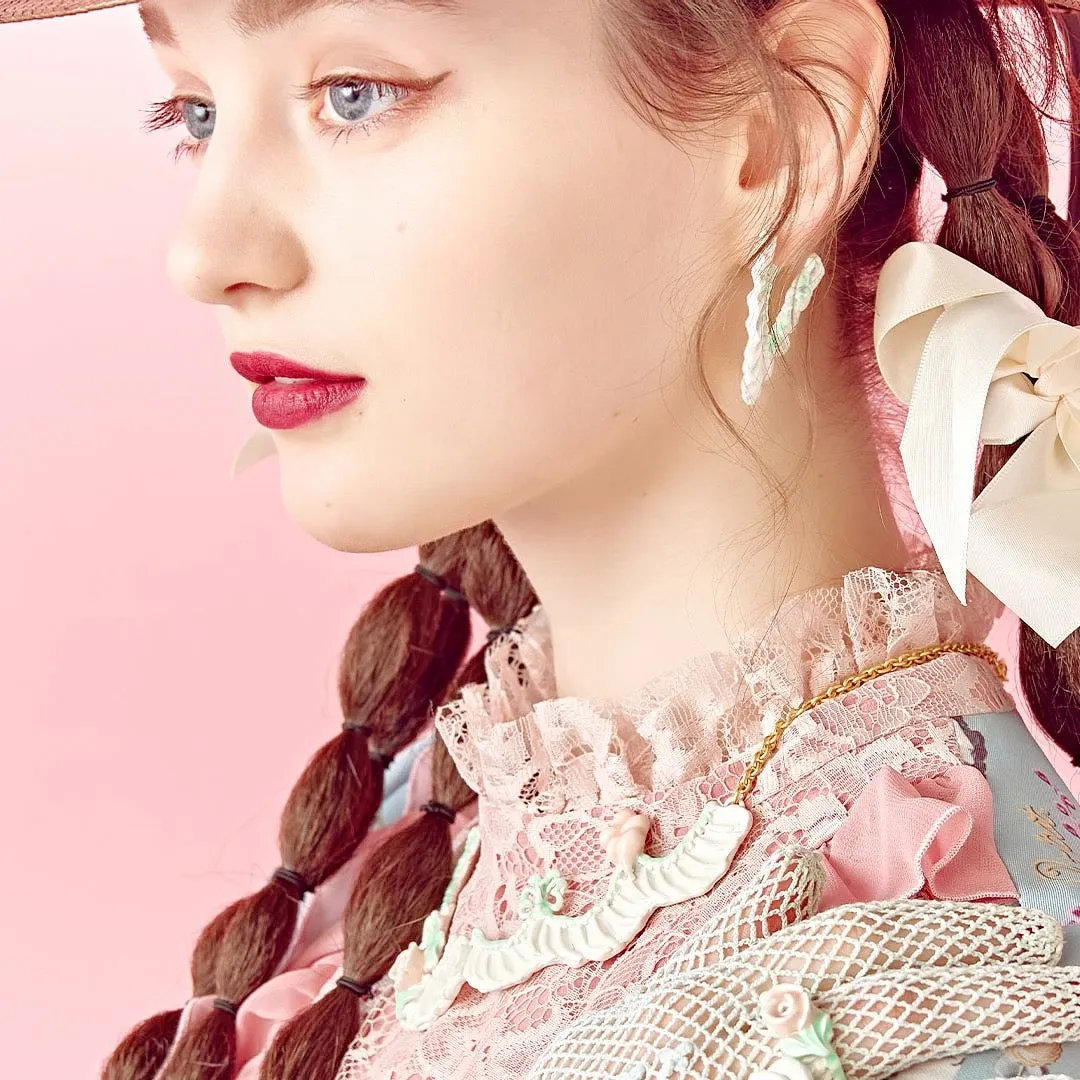 Butterfly Cream Hoop Pierced Earrings (Pair)【Japan Jewelry】