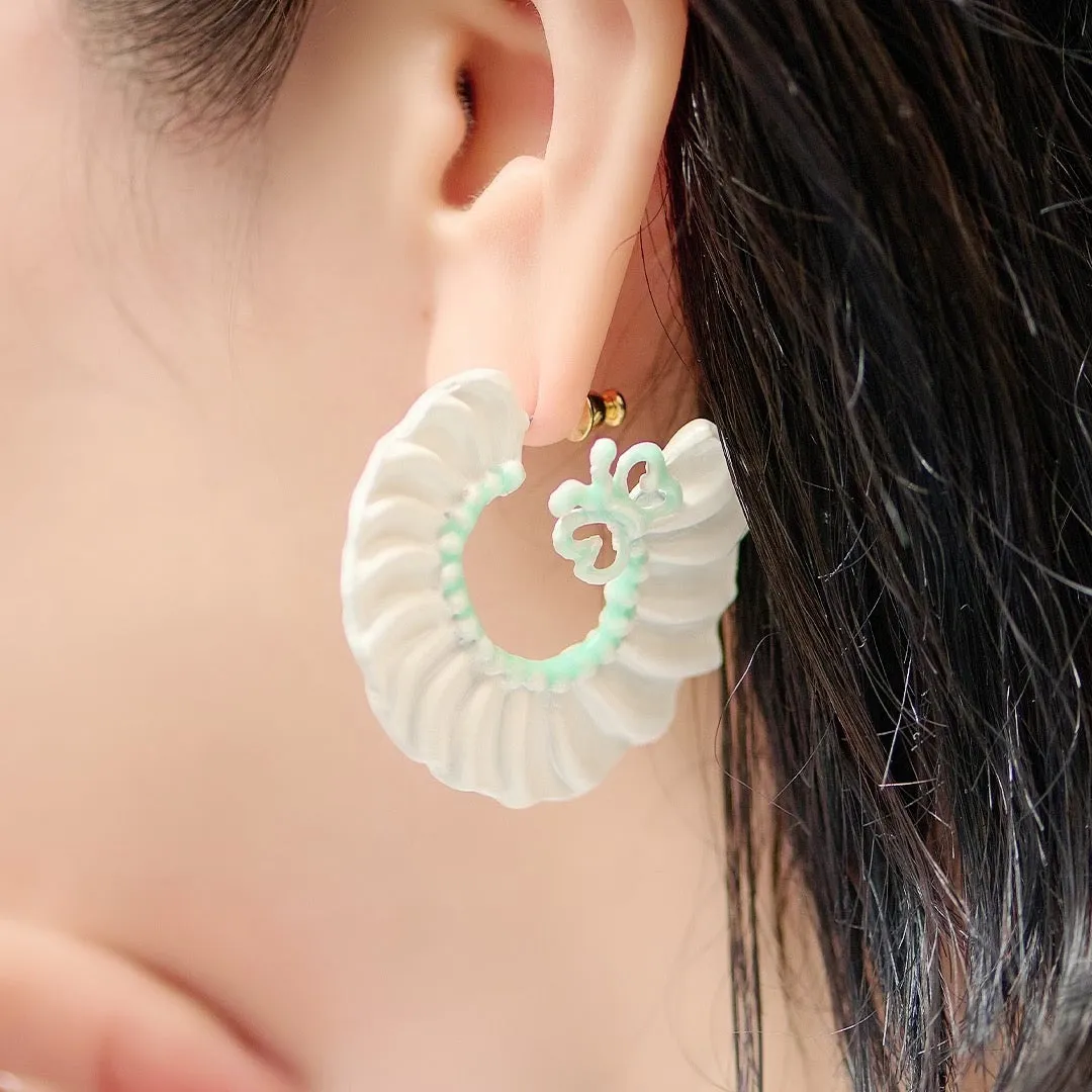 Butterfly Cream Hoop Pierced Earrings (Pair)【Japan Jewelry】