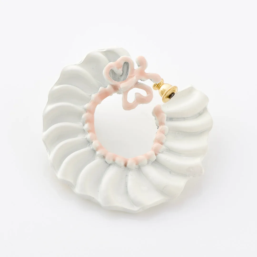 Butterfly Cream Hoop Pierced Earrings (Pair)【Japan Jewelry】