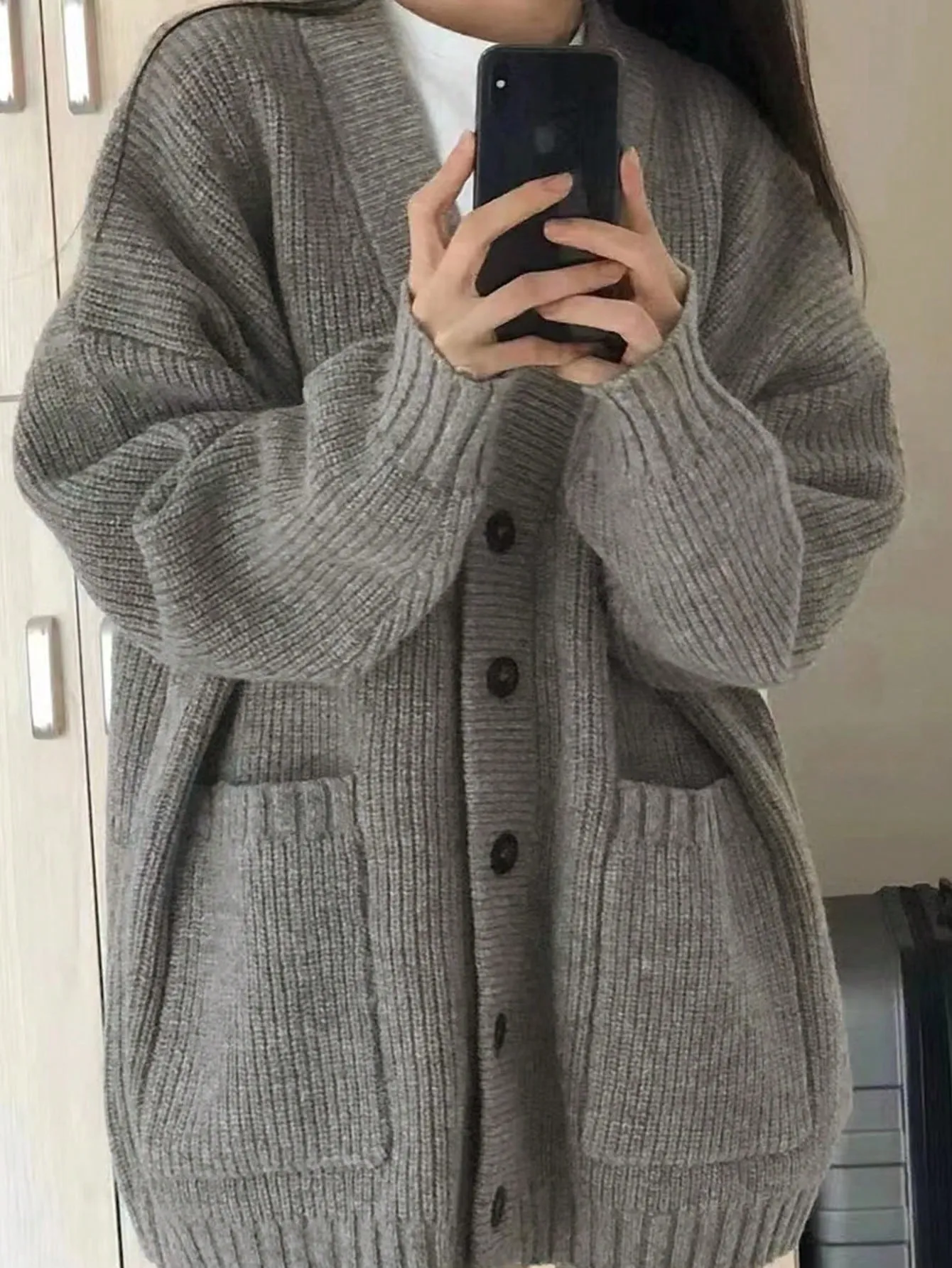 Cárdigan Oversize y Tops de Manga Larga en Cherry Vibes