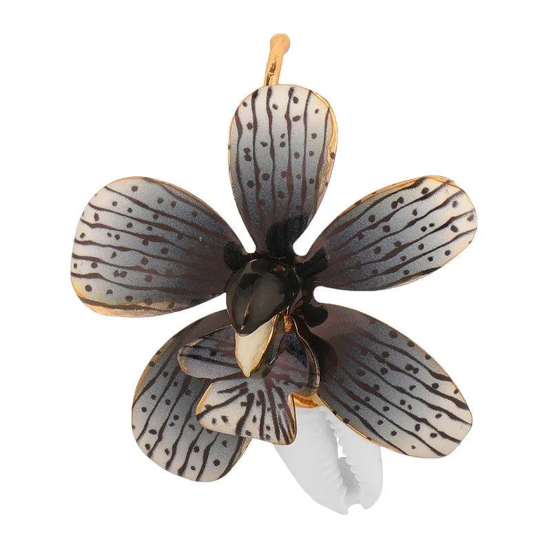Golden Grey Shell Flower Stud Earrings