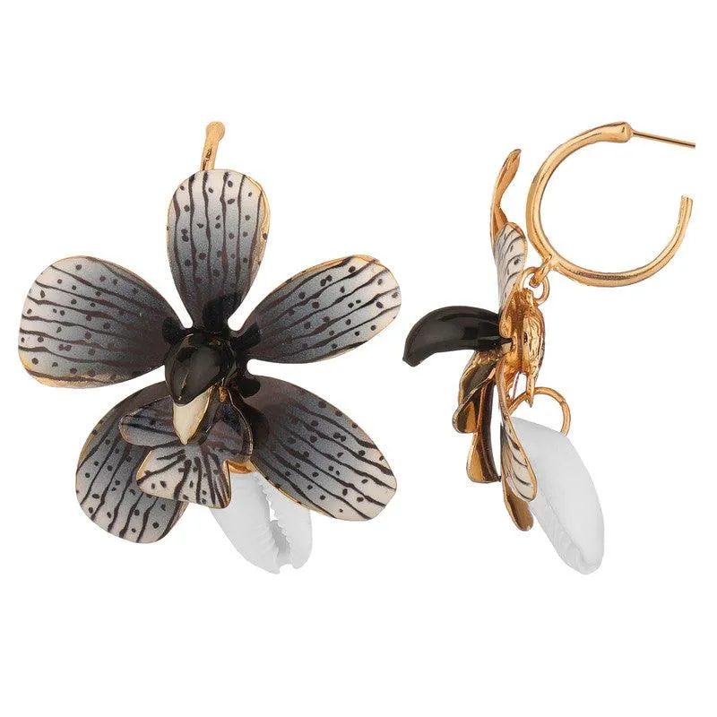 Golden Grey Shell Flower Stud Earrings