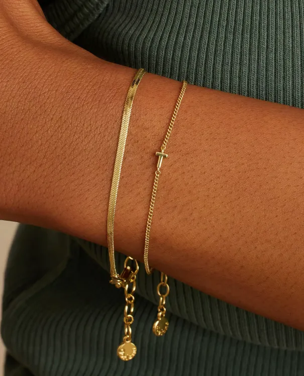GORJANA WILDER MINI ALPHABET BRACELET T