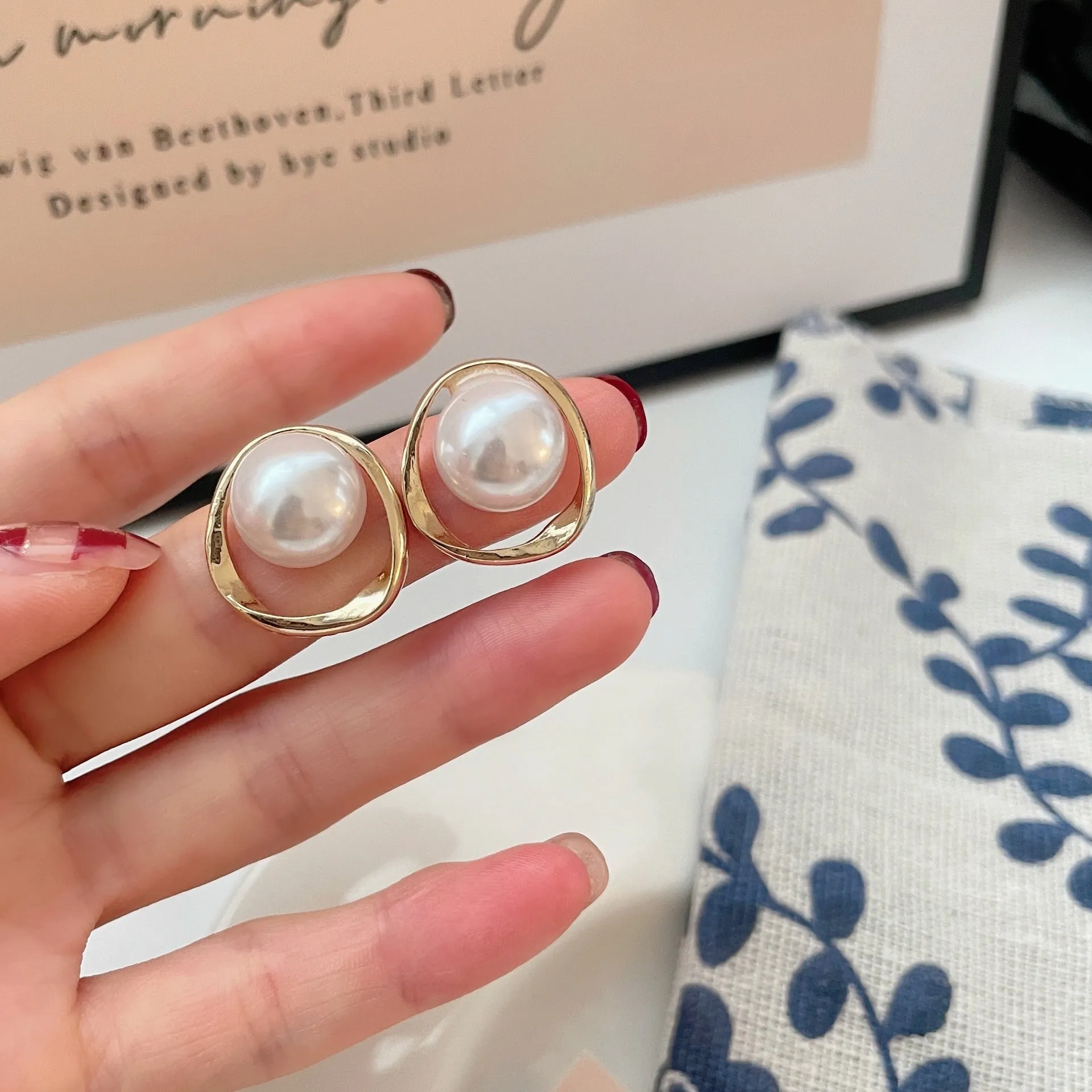 Irregular Geometric Pearl Hollow Stud Earrings
