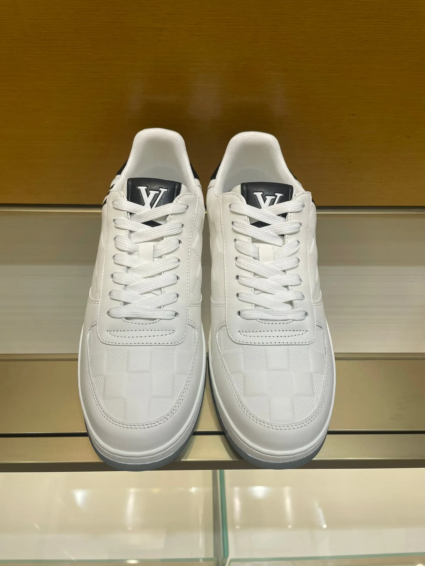 LV RIVOLI SNEAKER MEN WHITE