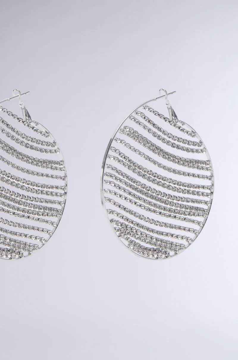 MAIN MOMENT BLING HOOP EARRING