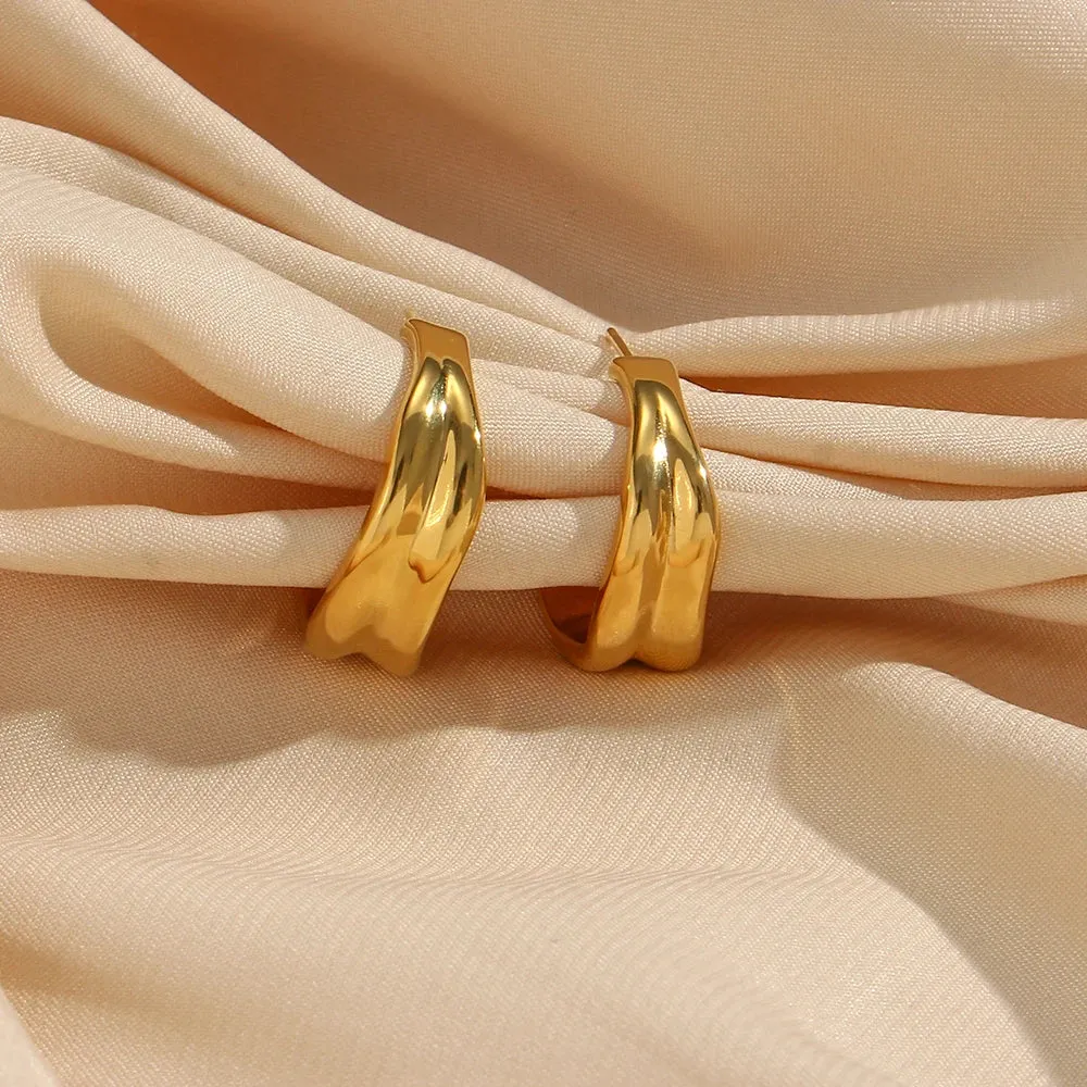 Minimal Textured Crevice Earrings