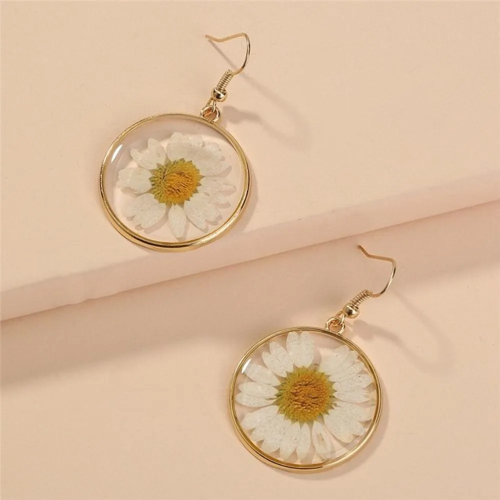 Nature Retreat Daisy Earrings