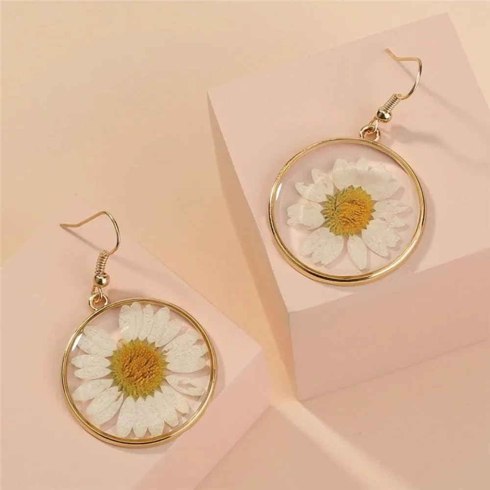 Nature Retreat Daisy Earrings