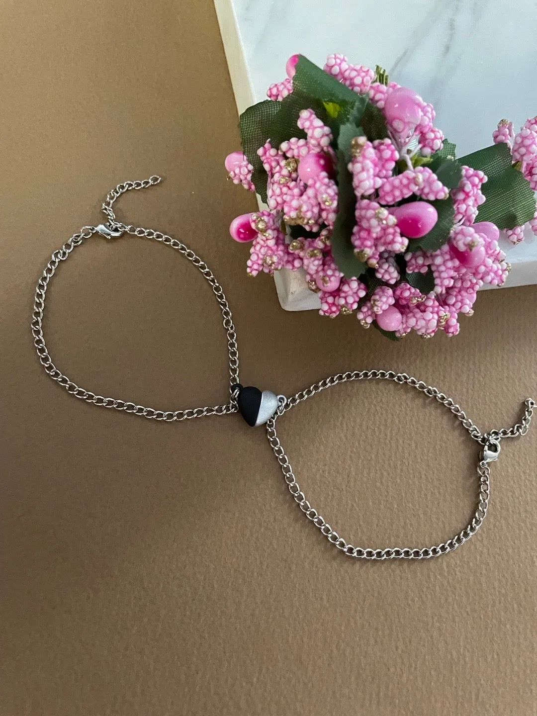 (Set of 2) Heart Hand Holding Magnet Bracelets