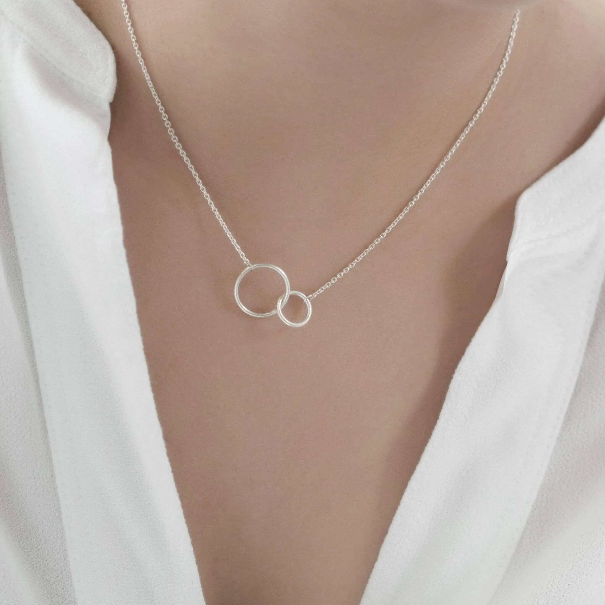 Sterling Silver Interlocking Double Circle Necklace