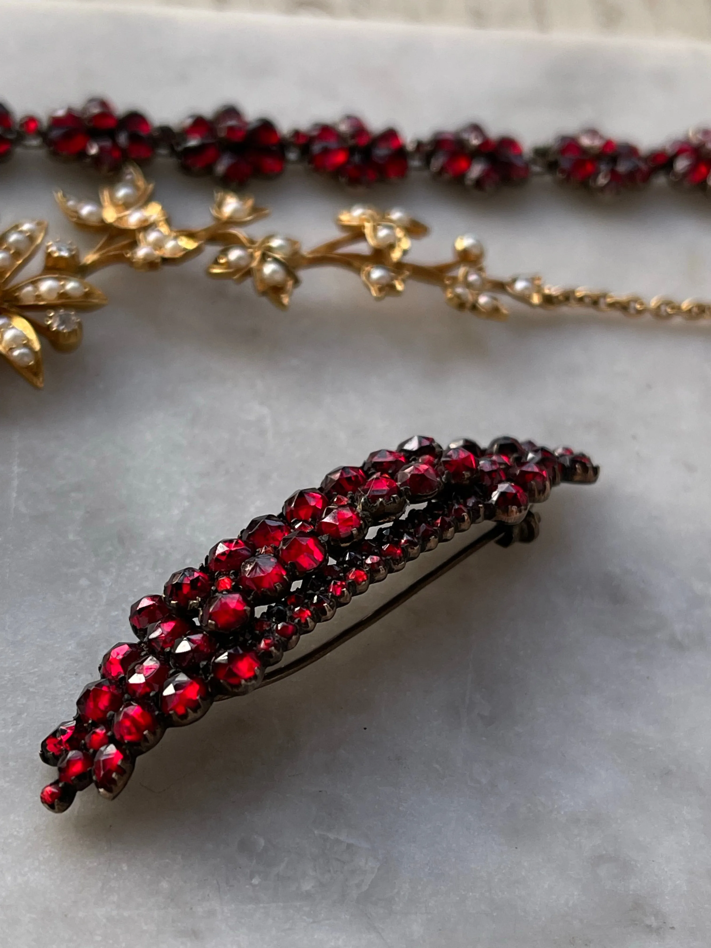 Superb Victorian 6k Garnet Barrette Brooch