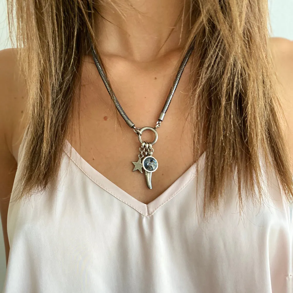 Versatile pendants necklace