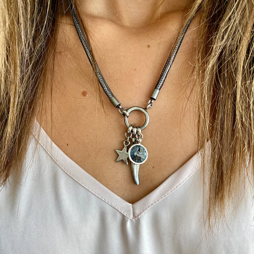 Versatile pendants necklace