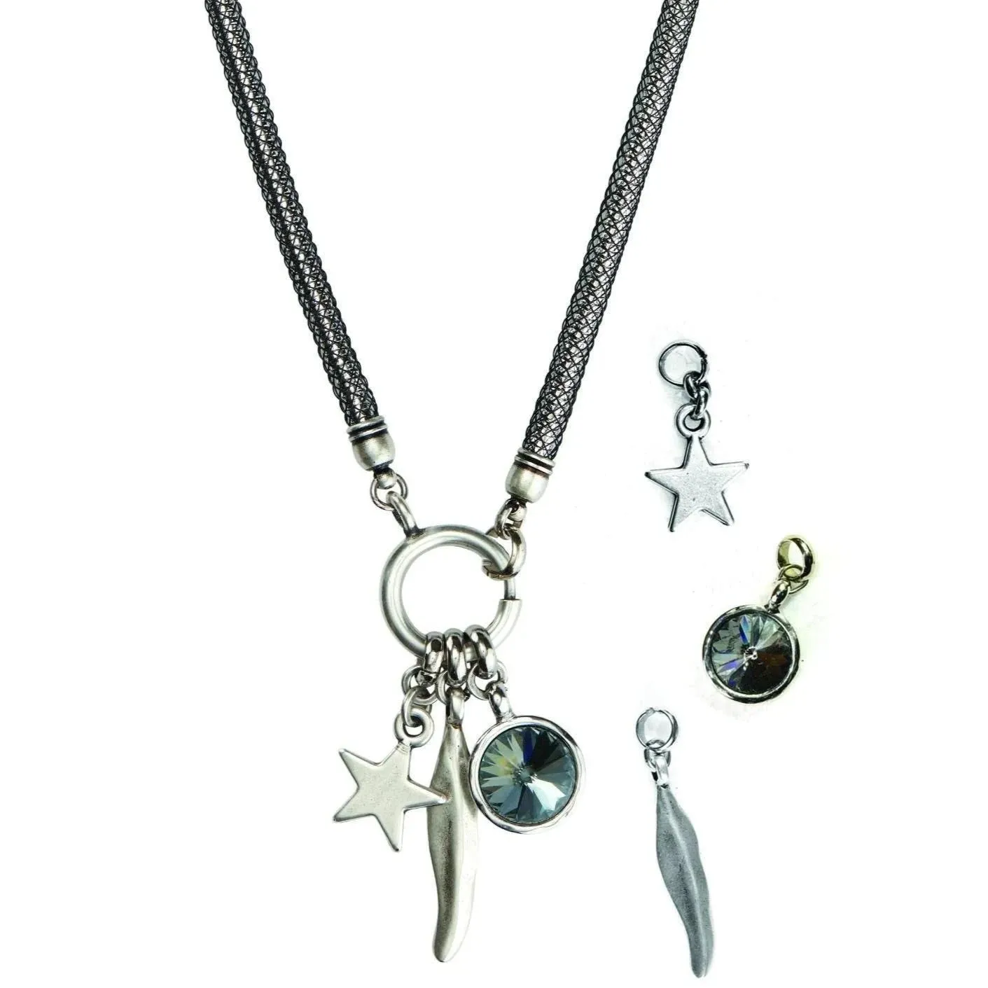 Versatile pendants necklace