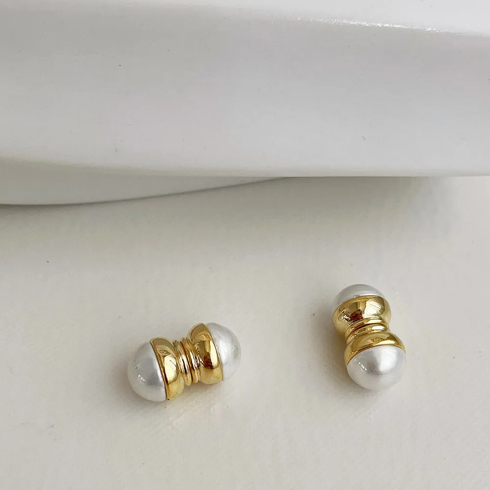 Vintage Design  Pearl Magnet Earrings