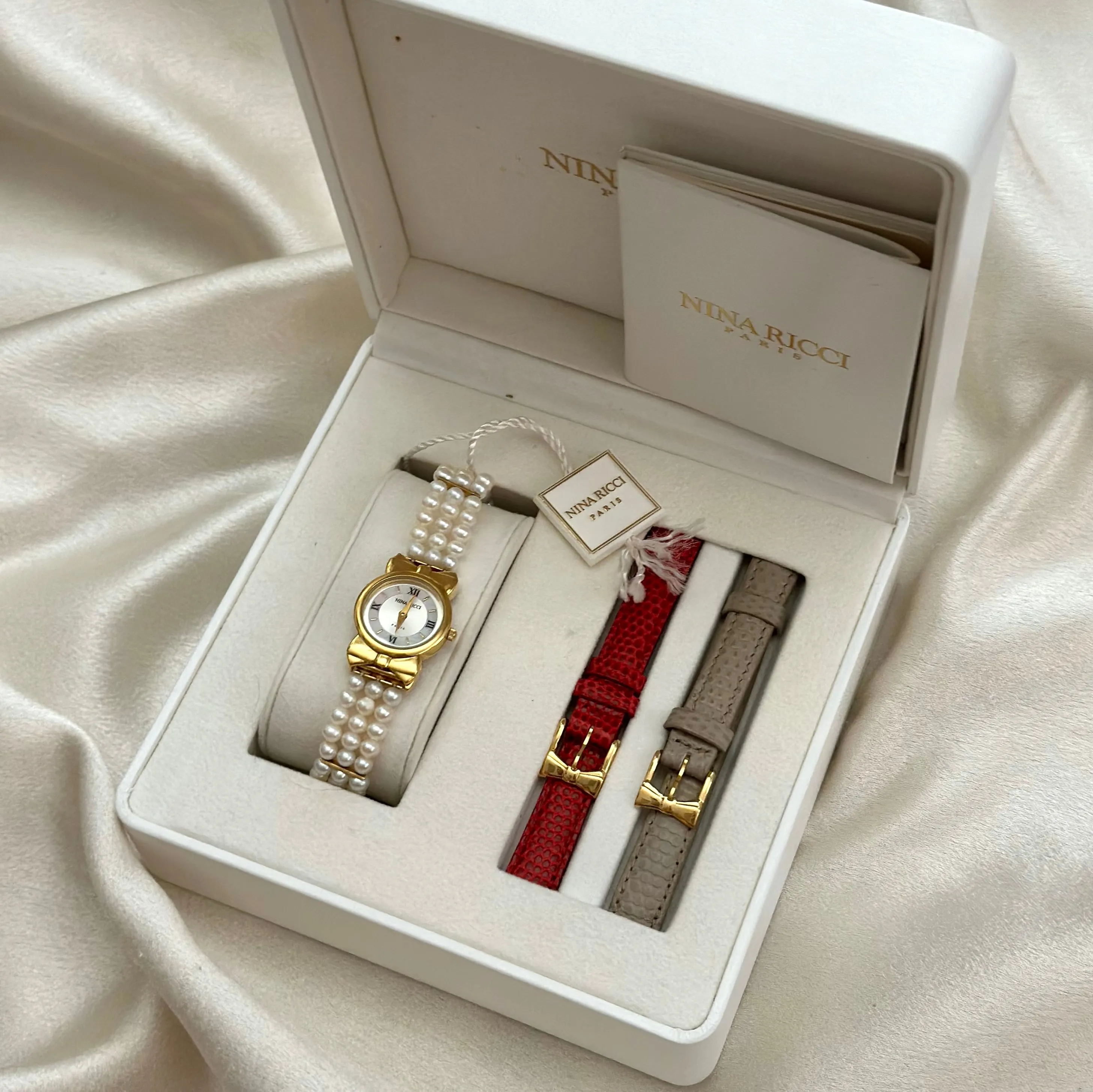 VINTAGE NINA RICCI PEARL INTERCHANGEABLE WATCH